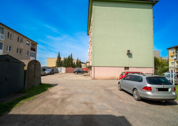 Na prenájom priestranný 3 izbový byt s balkónom v Malackách