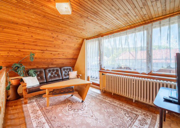 Na predaj 6-izbový rodinný dom v obci Podkriváň