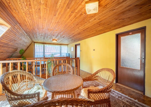 Na predaj 6-izbový rodinný dom v obci Podkriváň