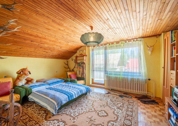 Na predaj 6-izbový rodinný dom v obci Podkriváň