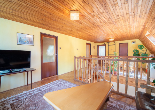 Na predaj 6-izbový rodinný dom v obci Podkriváň