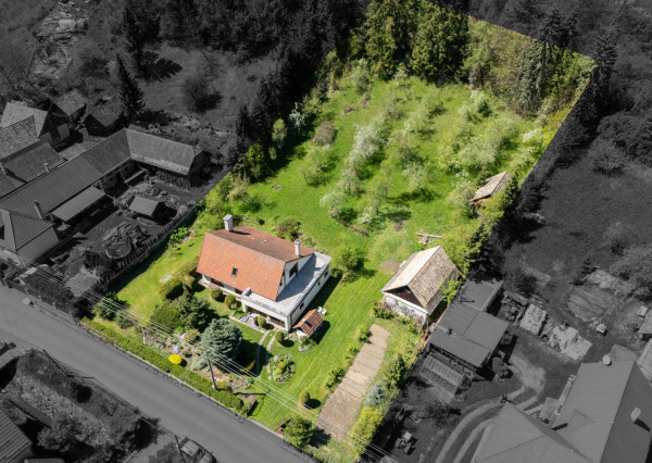 Na predaj 6-izbový rodinný dom v obci Podkriváň