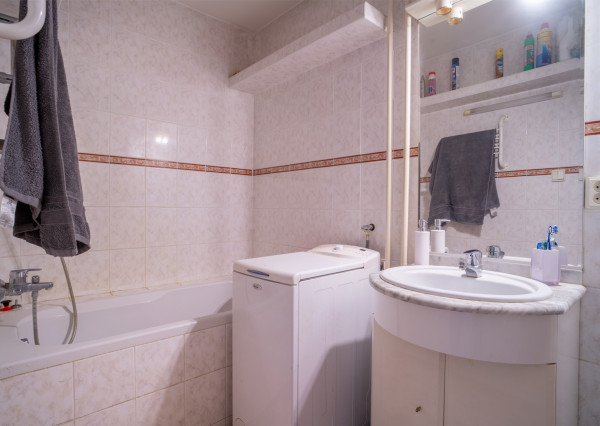 Na predaj priestranný 3-izbový byt s loggiou v centre Stupavy