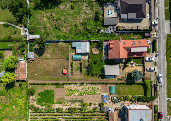 Na predaj pozemok pripravený na výstavbu v Pate