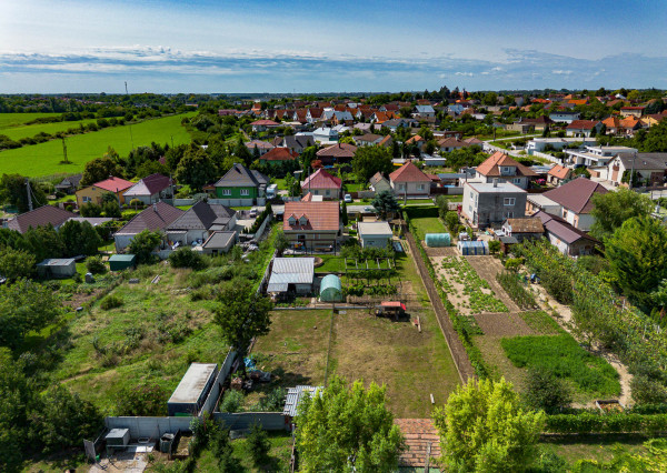 Na predaj pozemok pripravený na výstavbu v Pate