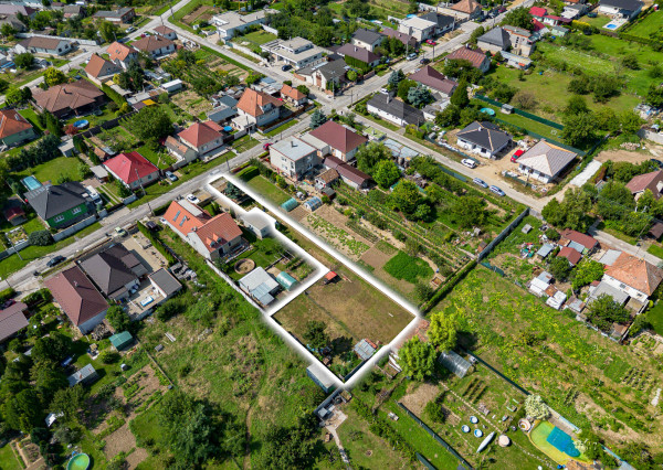Na predaj pozemok pripravený na výstavbu v Pate