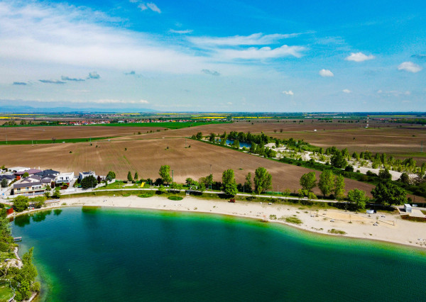 Na predaj 2-izbový byt v Senci pri jazerách s terasou