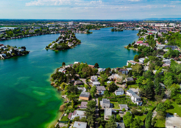 Na predaj 2-izbový byt v Senci pri jazerách s terasou