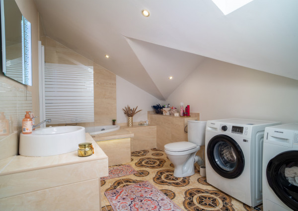 Na predaj priestranný rodinný dom v obci Zlaté Klasy