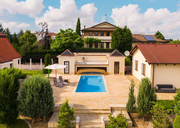 Na predaj nadštandardný rodinný dom s bazénom, Soblahov