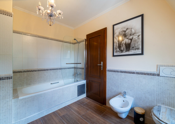 Na predaj nadštandardný rodinný dom s bazénom, Soblahov