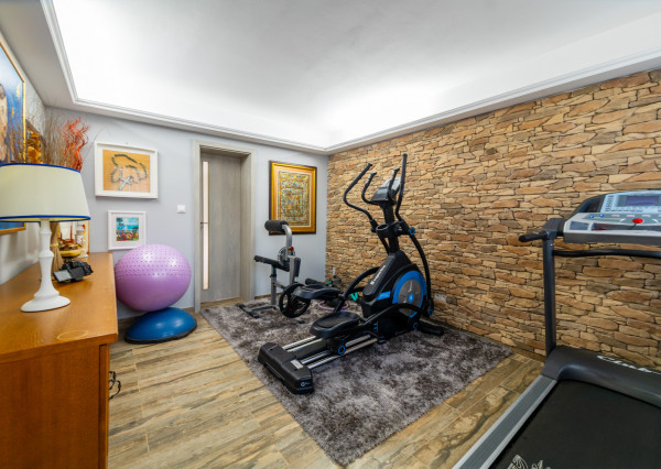 Na predaj nadštandardný rodinný dom s bazénom, Soblahov