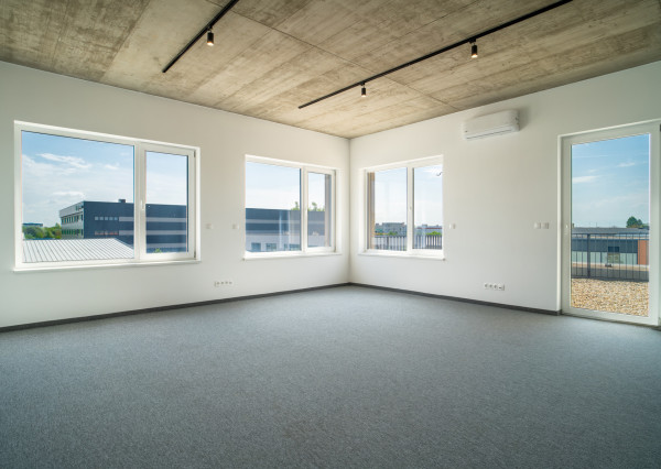 Na prenájom jedno podlažie polyfunkcie na Zavarskej ulici v Trnave