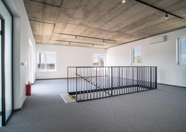 Na prenájom jedno podlažie polyfunkcie na Zavarskej ulici v Trnave