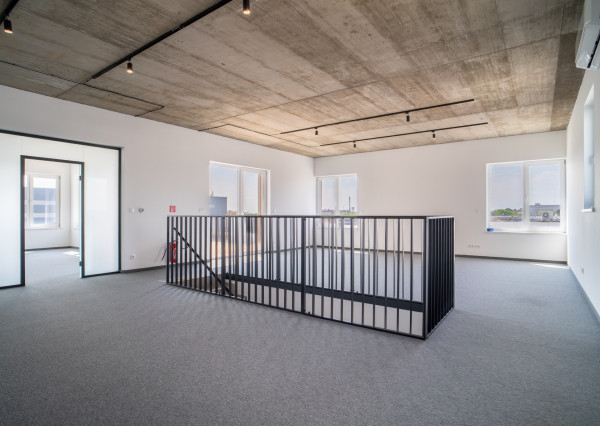 Na prenájom jedno podlažie polyfunkcie na Zavarskej ulici v Trnave