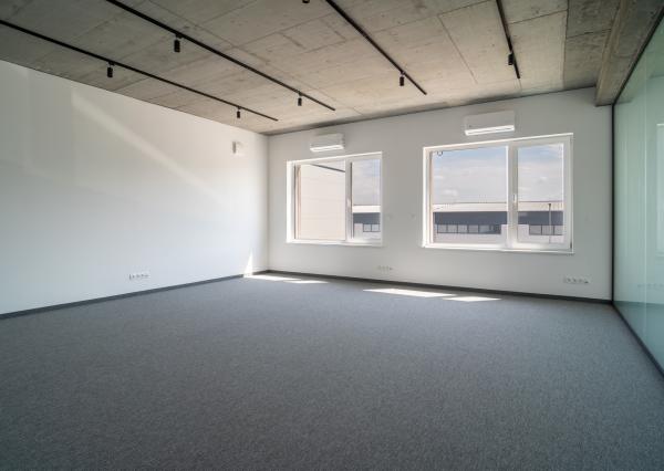 Na prenájom jedno podlažie polyfunkcie na Zavarskej ulici v Trnave