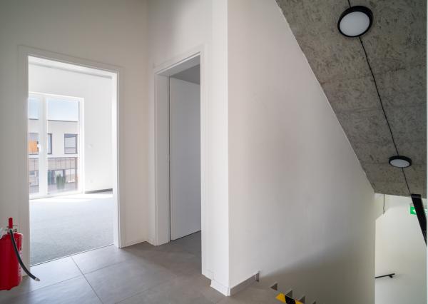 Na prenájom jedno podlažie polyfunkcie na Zavarskej ulici v Trnave