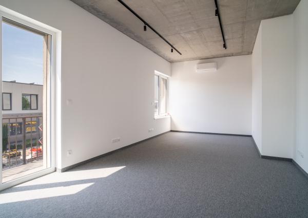 Na prenájom jedno podlažie polyfunkcie na Zavarskej ulici v Trnave