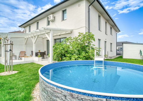 Na predaj 3-izbový prízemný byt v Trstenej na Ostrove