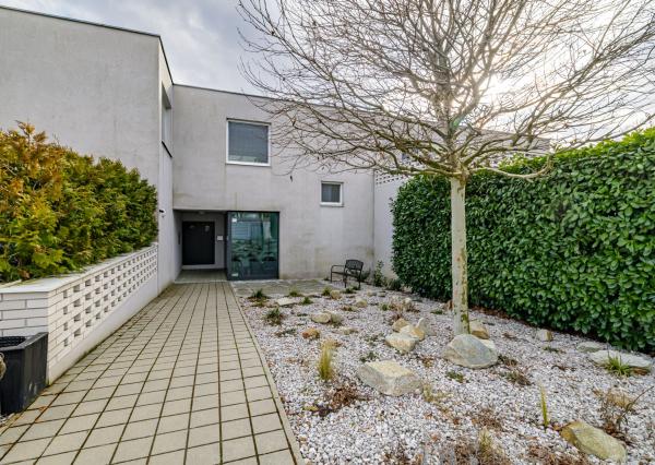 Na prenájom dizajnový 3-izbový byt so 45m2 terasou v Stupave