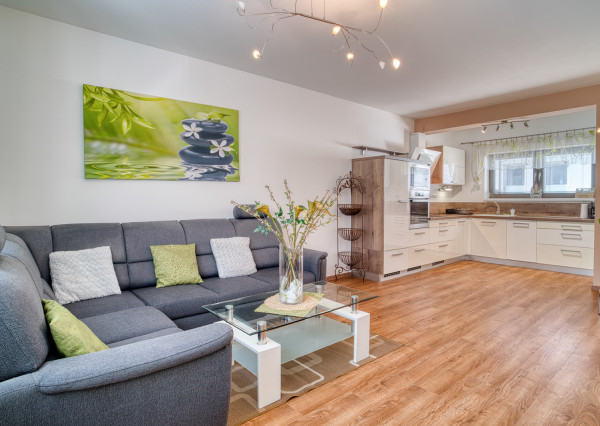 Na prenájom kompletne zariadený 2-izbový byt v centre Trnavy