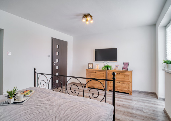 Na predaj rodinný dom s rozľahlým pozemkom v Kostolišti