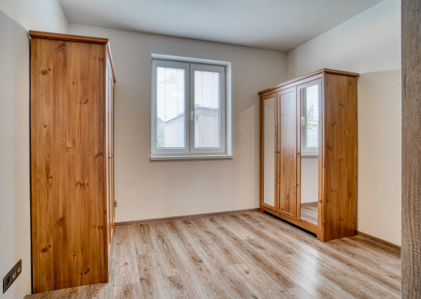 Na predaj rodinný dom s rozľahlým pozemkom v Kostolišti