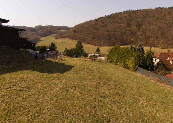 Na predaj pozemok na výstavbu rodinného domu v lokalite Trenčín - Kubrá