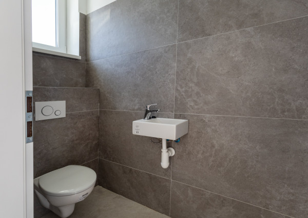 Na predaj 4 izbová bytová jednotka v dvojdome v Lehniciach