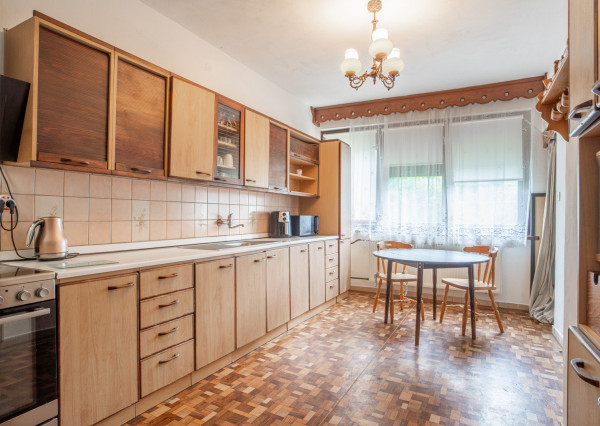 REZERVOVANÉ: Na predaj dvojgeneračný rodinný dom v obci Beladice