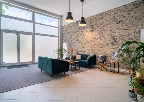 Na prenájom obchodný priestor v centre mesta priamo pod Bratislavským hradom