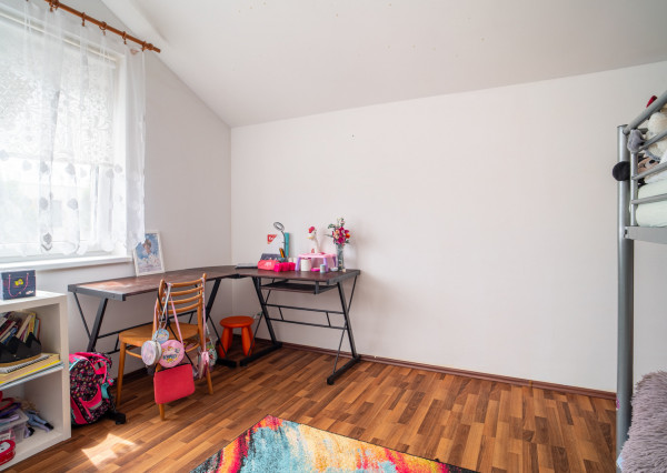 Na predaj dom so vstupom do súkromného jazera v Hrubej Borši