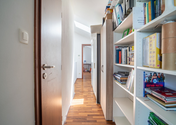 Na predaj dom so vstupom do súkromného jazera v Hrubej Borši