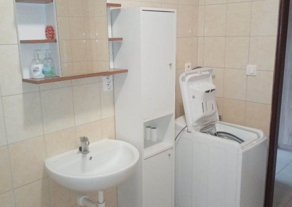 Rezervované ...Exkluzívne na prenájom 1 izb. byt  s balkónom - v obci Timoradza