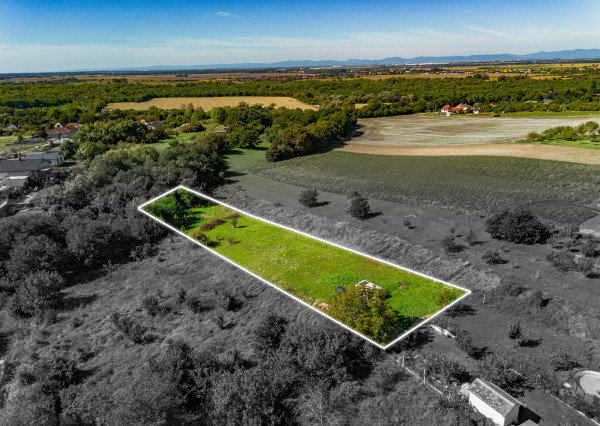 Na predaj pozemok vo Vinohradoch nad Váhom