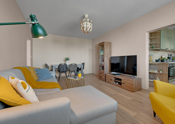 Moderný a svetlý byt, v ktorom je všetko pripravené na okamžité nasťahovanie.