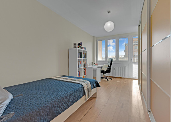 Moderný a svetlý byt, v ktorom je všetko pripravené na okamžité nasťahovanie.