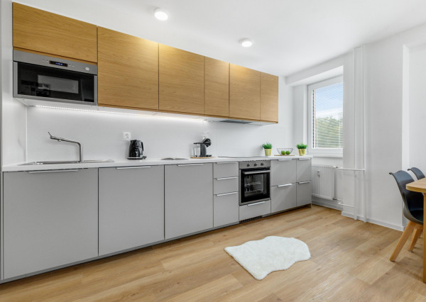 Zrekonštruovaný 3-izbový byt s veľkou dennou zónou v tehlovom dome