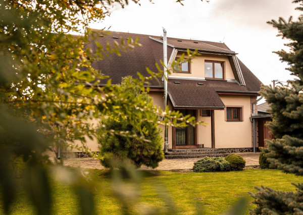 Na prenájom štýlový 4-izbový rodinný dom v Trenčíne