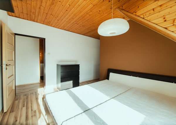 Na prenájom štýlový 4-izbový rodinný dom v Trenčíne