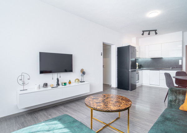 Na predaj moderný 3-izbový byt vo výbornej lokalite Serede