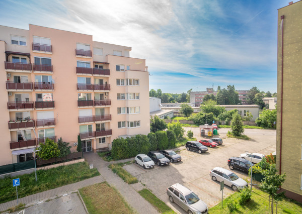 Na predaj moderný 3-izbový byt vo výbornej lokalite Serede