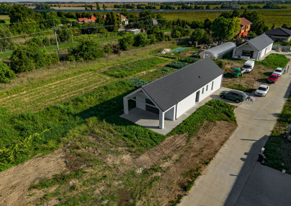 REZERVOVANÉ: Na predaj moderný 4-izbový rodinný dom v Šoporni