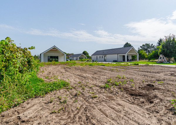 REZERVOVANÉ: Na predaj moderný 4-izbový rodinný dom v Šoporni