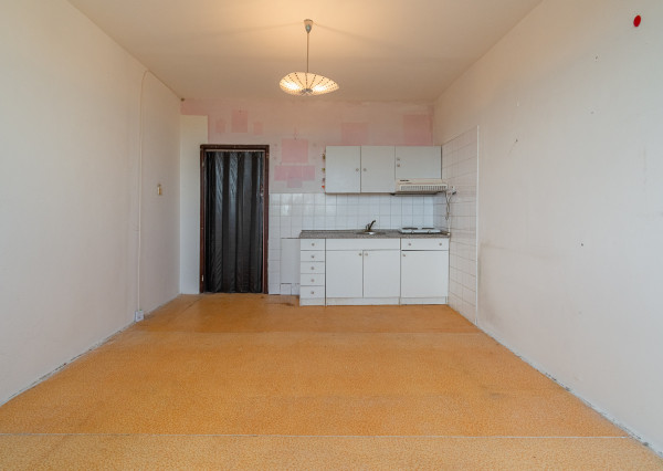 Na predaj garsónka v Seredi