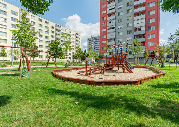 Na predaj garsónka v Seredi