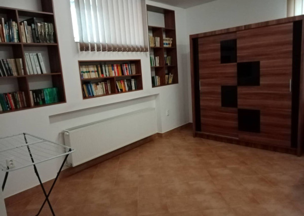 Na prenájom 2 izbový atypický byt v centre mesta BN