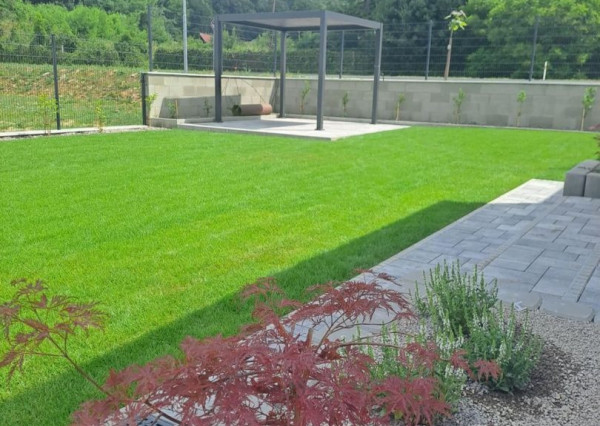 Exkluzívne iba u nás krásna novostavba v obci Uhrovec - dokončenie koniec augusta 2025