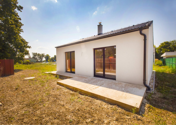 Na predaj rekreačná chata s priestranným pozemkom v obci Blahová