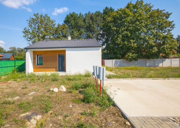 Na predaj rekreačná chata s priestranným pozemkom v obci Blahová